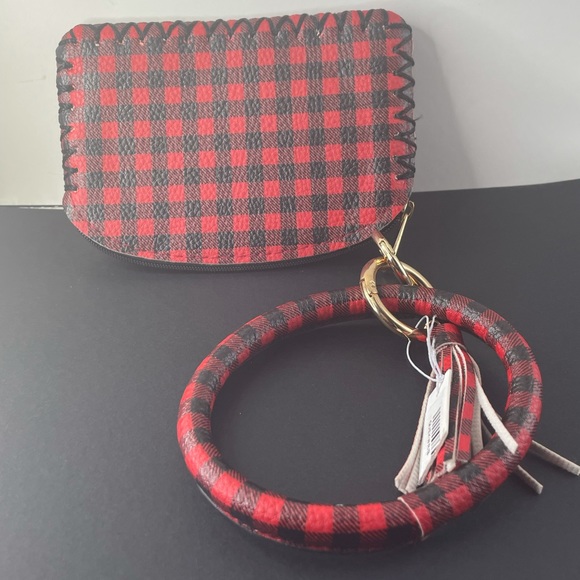 HOT TAMALE! RED AND BLACK WRISTLET PURSE WITH CIRCULAR HANDLE - Picture 3 of 3